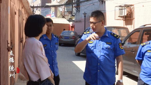 德州一饭店烟囱装在“围城”里，坑苦楼上邻居