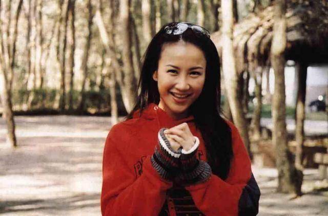 李玟跟曾志伟视频,香港女歌手李玟最新消息