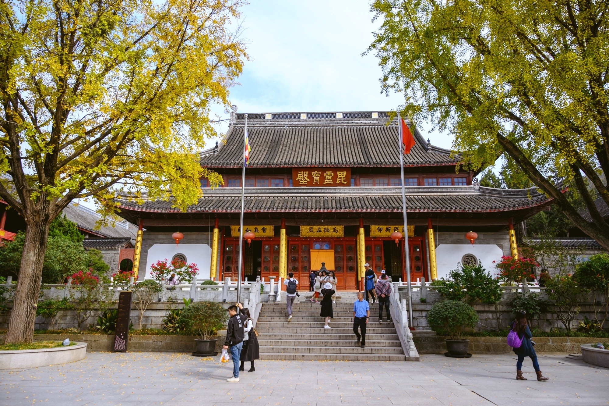 江苏人气最旺的寺庙，与浙江国清寺齐名，距今已1500多年历史
