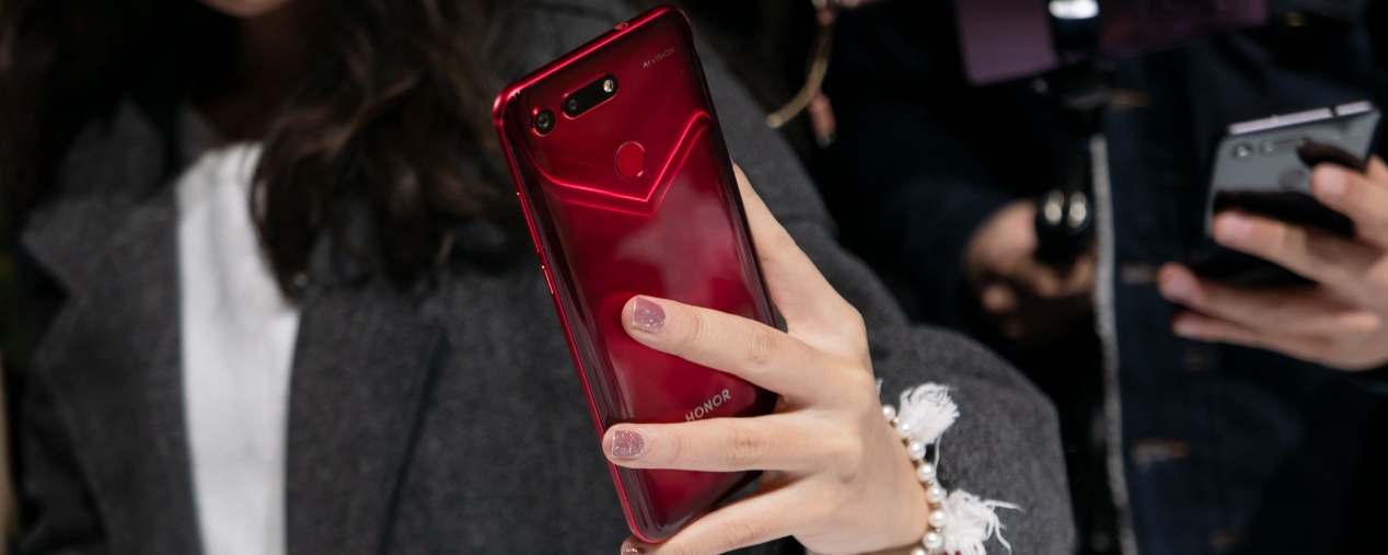 荣耀v20最新什么价格,2019年荣耀v20值得购买吗