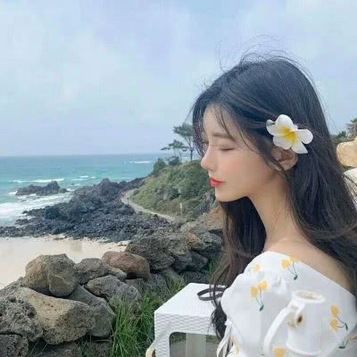 女生明明喜欢你但是很冷淡怎么办,女生喜欢你却对你忽冷忽热