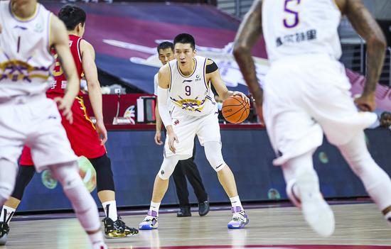 “难道非得把跟腱练断了,才叫为国争光?”