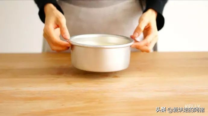 邱莹莹同款草莓奶油蛋糕，基础戚风胚，徒手脱模剖片及抹面挤花