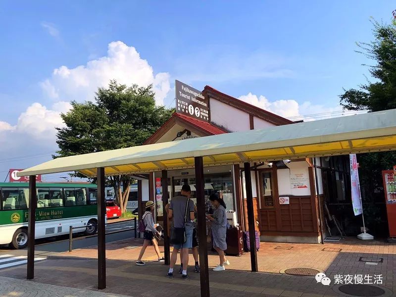 未见富士,幸运依在-秀峰阁湖月