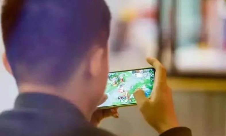 闂查奔闄帺浜嬩欢,闂查奔闄帺鏇濆厜