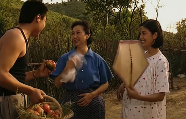 篱笆女人和狗人物介绍,篱笆女人和狗的含义