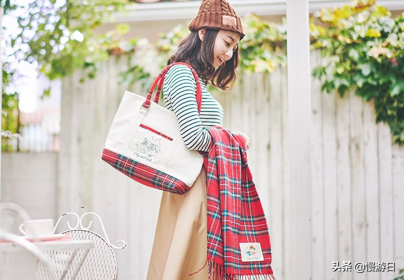 上海迪士尼圣诞新衣服奇奇蒂蒂,上海迪士尼奇奇蒂蒂好物分享