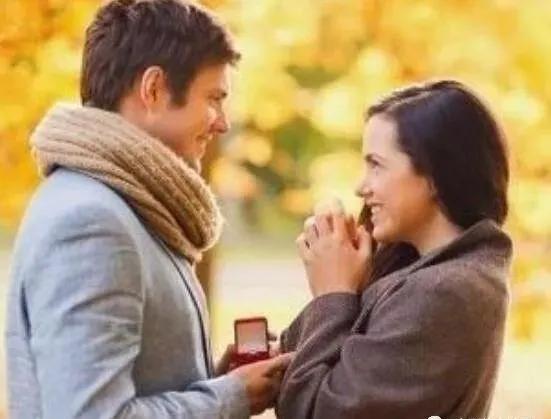 打动20多岁女人的心六个绝招,打动40女人的心六个绝招