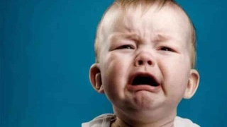 满月婴儿总是哭闹该怎么办,满月婴儿哭闹频繁是什么原因