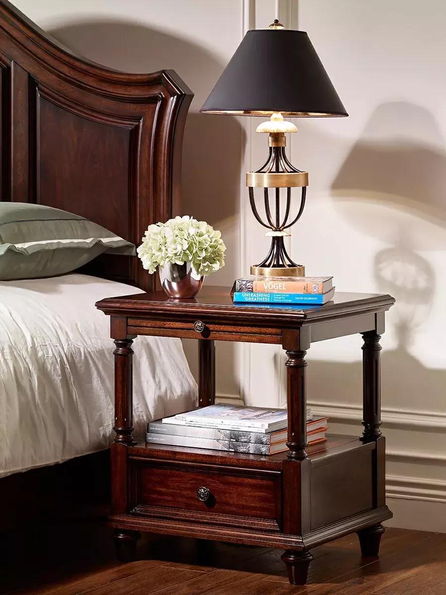 床头柜这样搭配卧室真的好美 (美洛铂格床头柜)