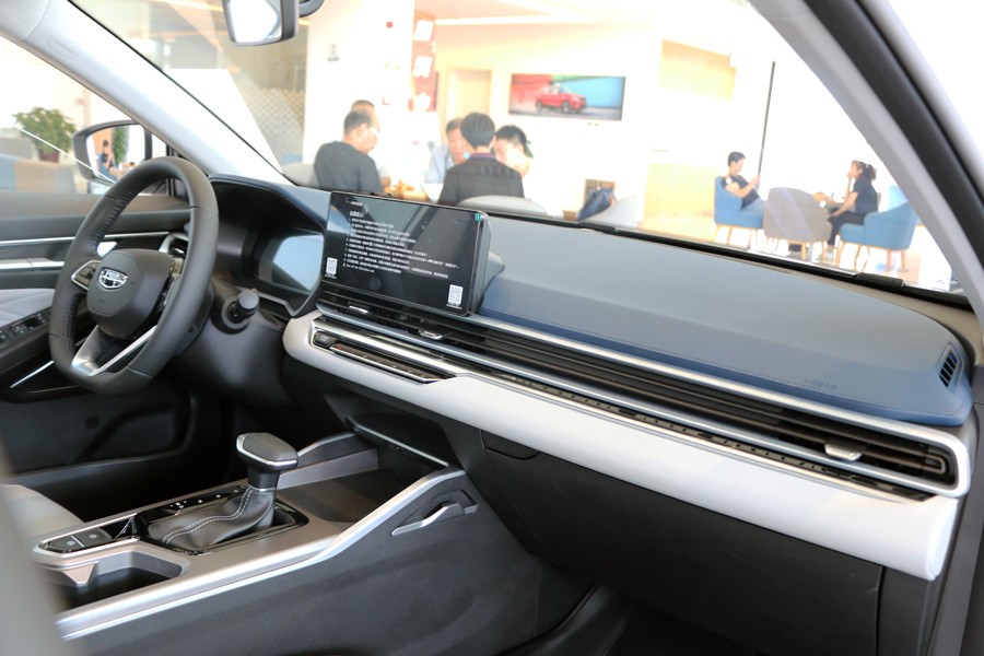 吉利帝豪第四代盘山路体验,吉利帝豪ev500