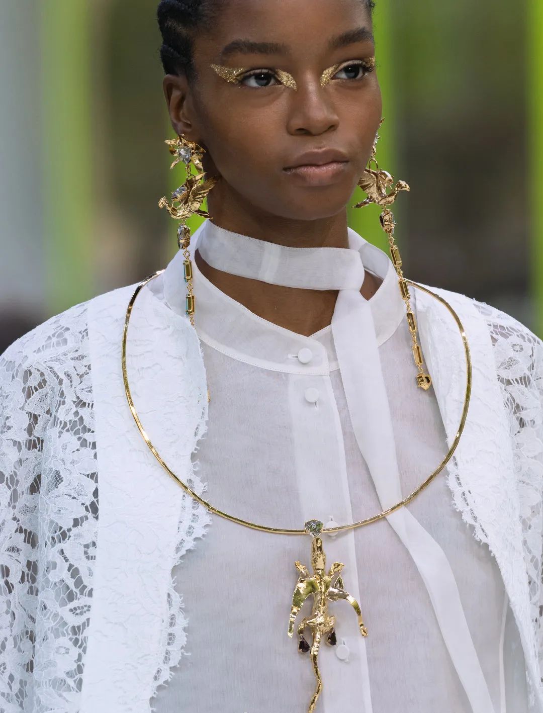 珍珠耳钉优雅永不过时,经典大方的耳钉