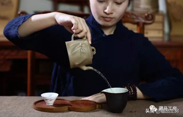 正宗紫砂壶价格大概是多少,华凤祥紫砂壶目前市场价格如何