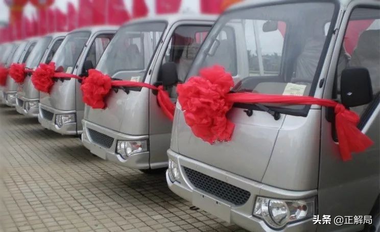 为什么春节农村堵车厉害,春节期间农村堵车图片