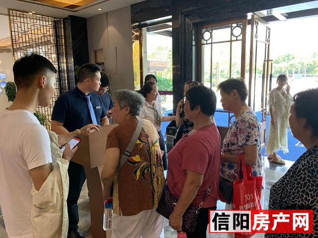 火爆!信阳多个售楼部挤满了人,抢房现场大曝光