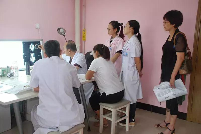 哺乳期浆细胞性乳腺炎,断奶一年乳汁淤积硬块成乳腺炎