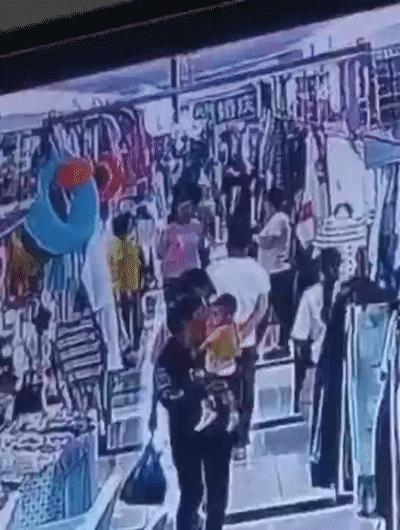 哈尔滨一女被砸伤,哈尔滨4岁孩子被砸后续