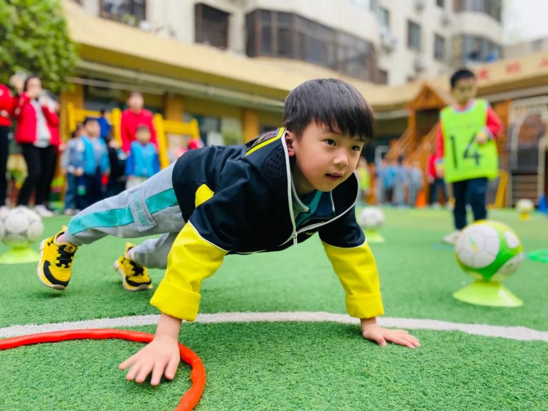 幼儿园足球嘉年华足球比赛视频,幼儿园足球主题游园活动