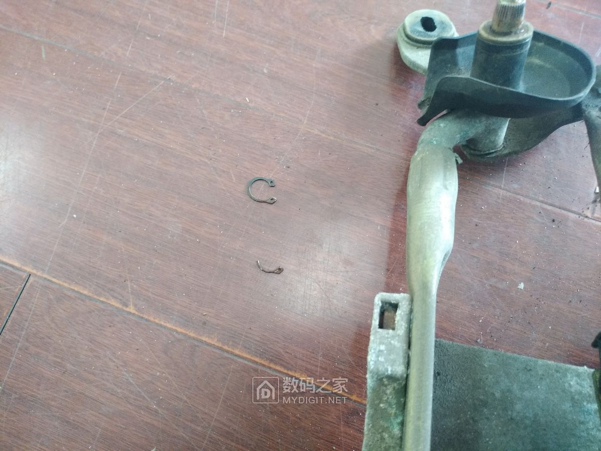 最老款长城c30怎么换雨刷,长城c30雨刷器喷嘴拆卸视频