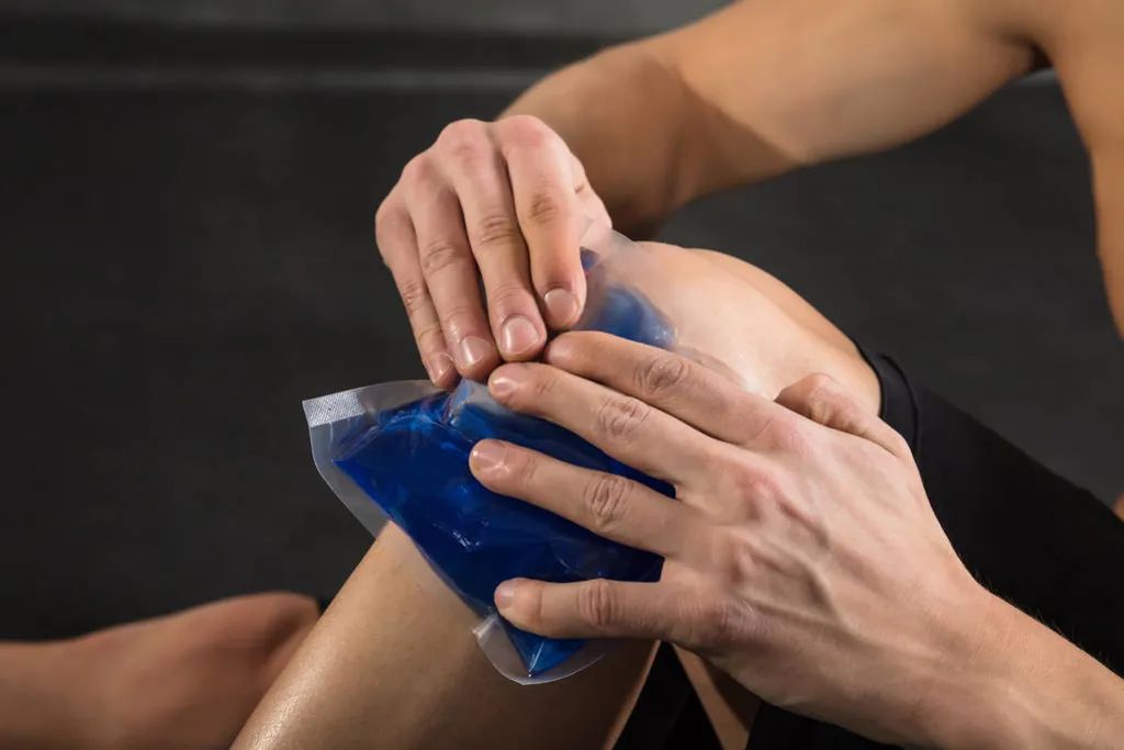 跌打损伤活血化瘀的云南白药,云南白药追风活络油图片