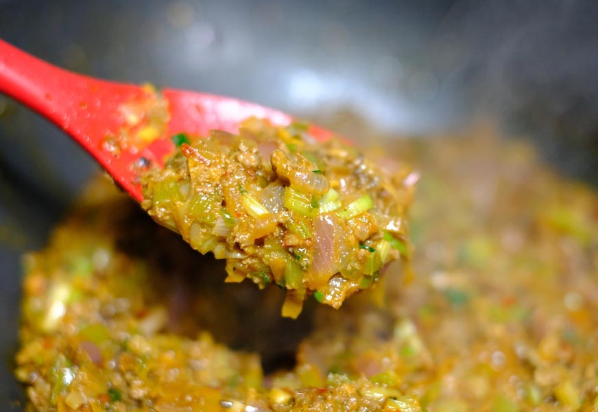 川菜大师教的葱香牛肉面，香辣过瘾，比麻辣小面更好吃