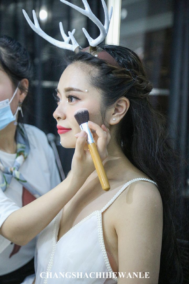 引爆星城！三亚仙气十足的水下摄影来长沙啦~湖南卫视率先取景