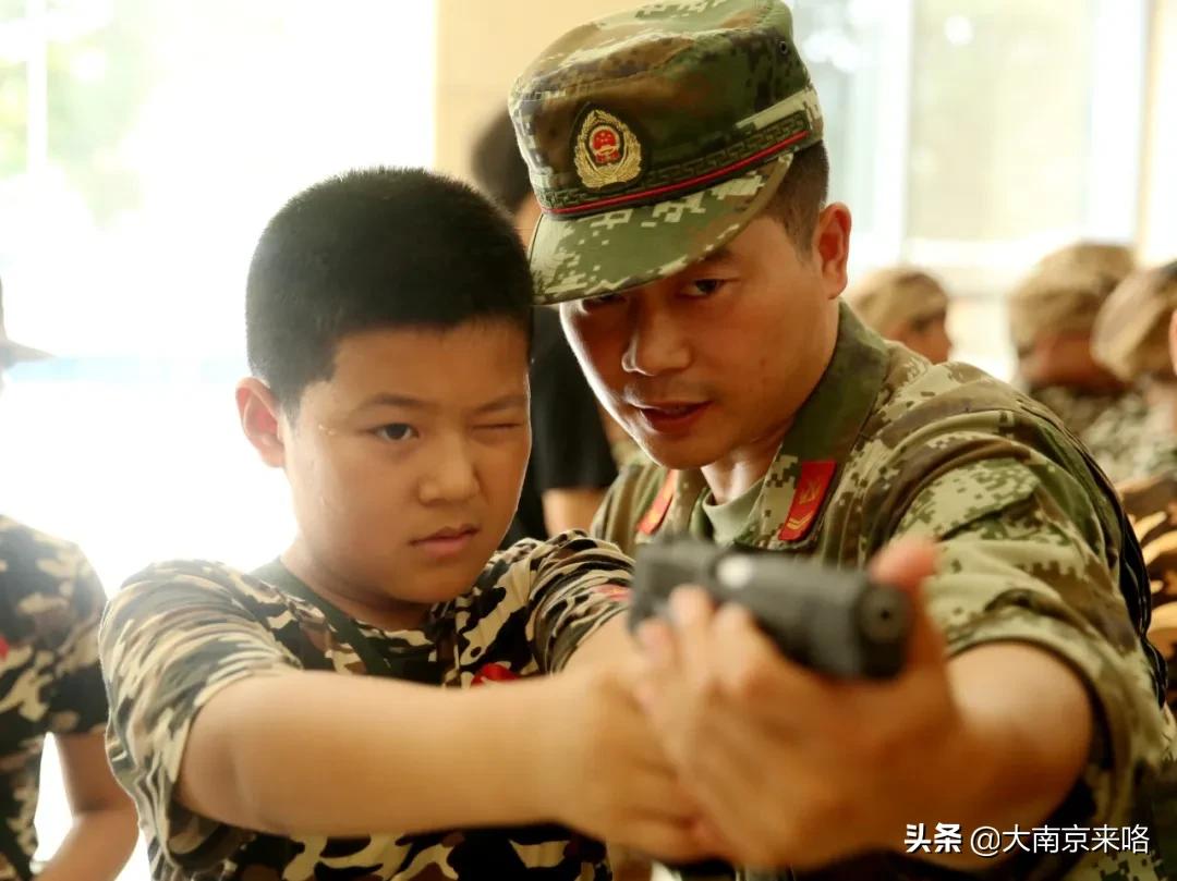 江苏教育频道特种兵军事夏令营,小小特种兵夏令营江苏广电