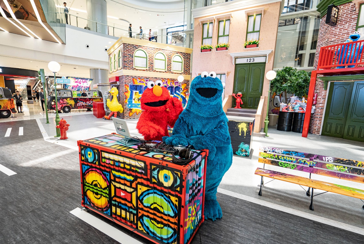 ifs长沙街唱高燃片段,ifs街头演出