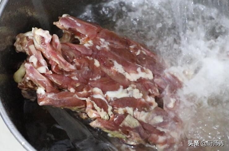 想吃鸭脖教你在家做,想吃辣鸭脖