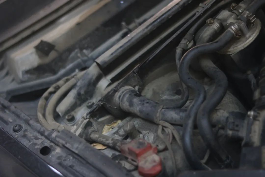 怪兽搞老车：翻新一辆残破生锈的柴油版奥迪A6，翻新后变新车