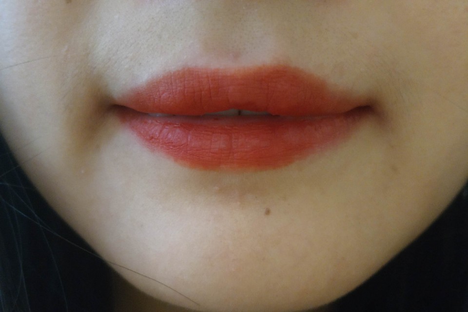 兰蔻196和迪奥999口红哪个好,兰蔻196菁纯丝绒雾面哑光唇膏口红