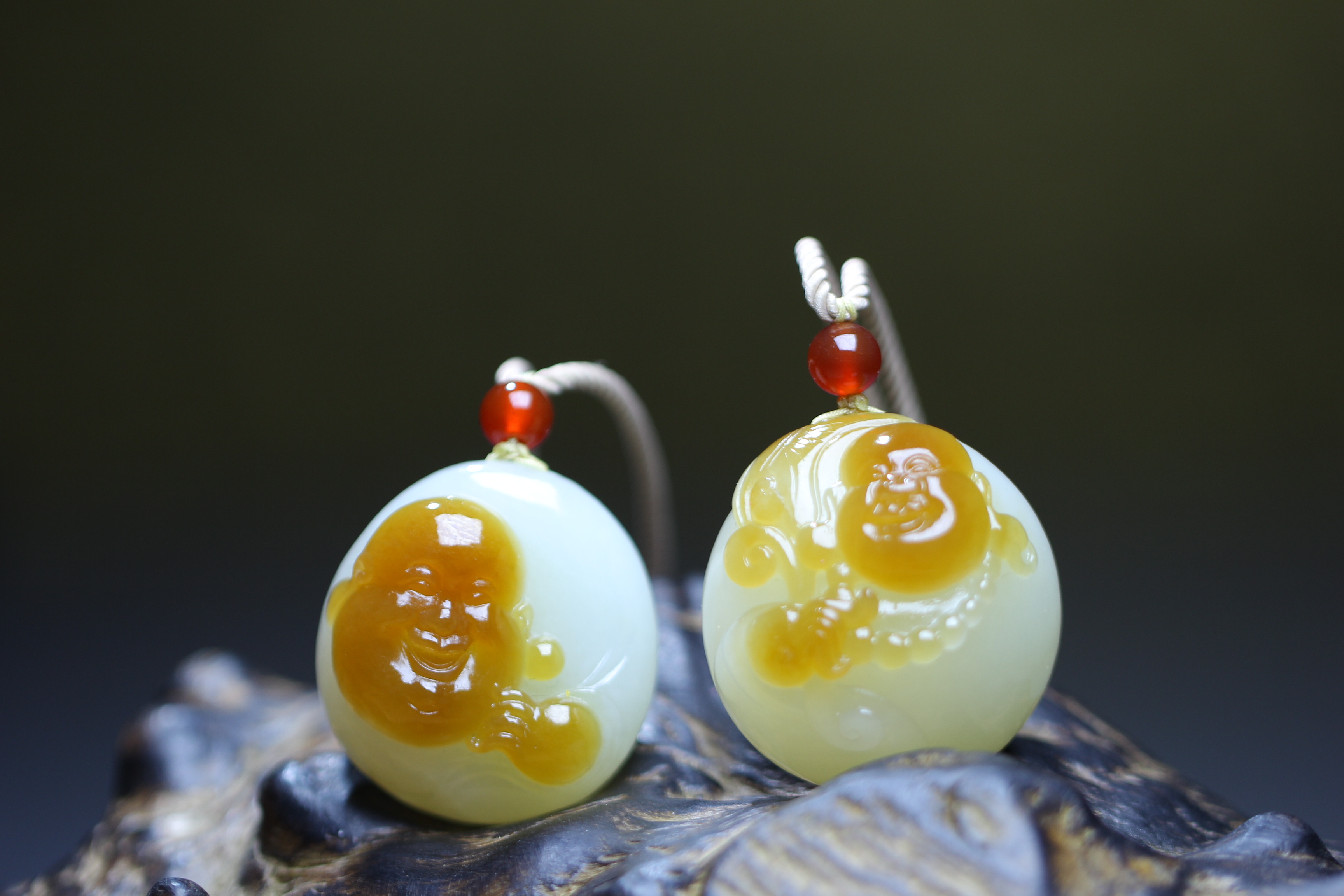 新疆山料为什么比籽料便宜,为什么玉友喜欢新疆料