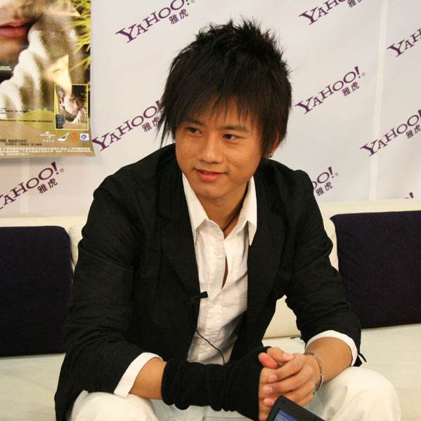 鹿晗、吴亦凡早年杀马特造型是学东方神起的?打开方式不对吧