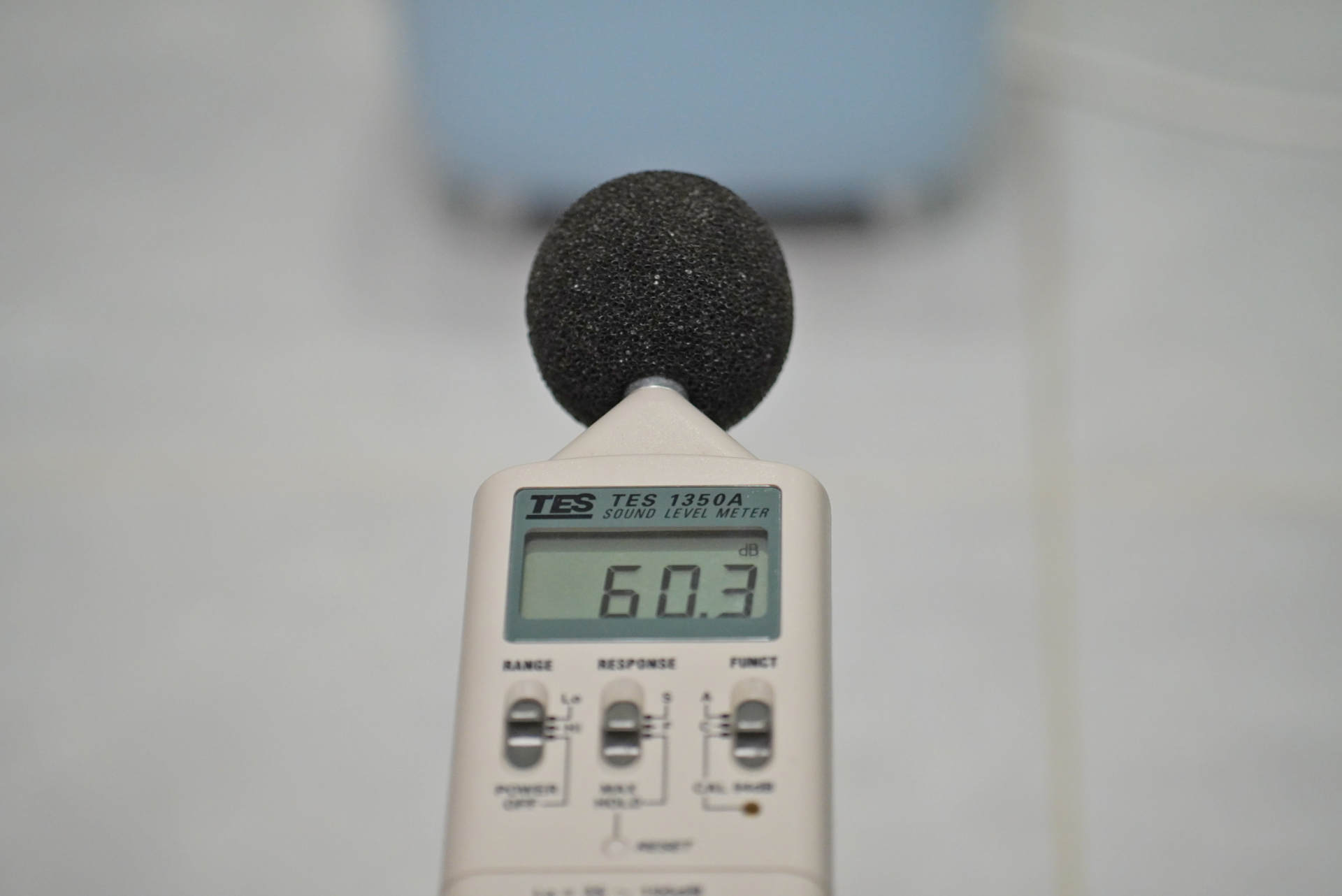 移动空调一体机跟空调有什么区别,挂壁式空调和移动空调哪个节能