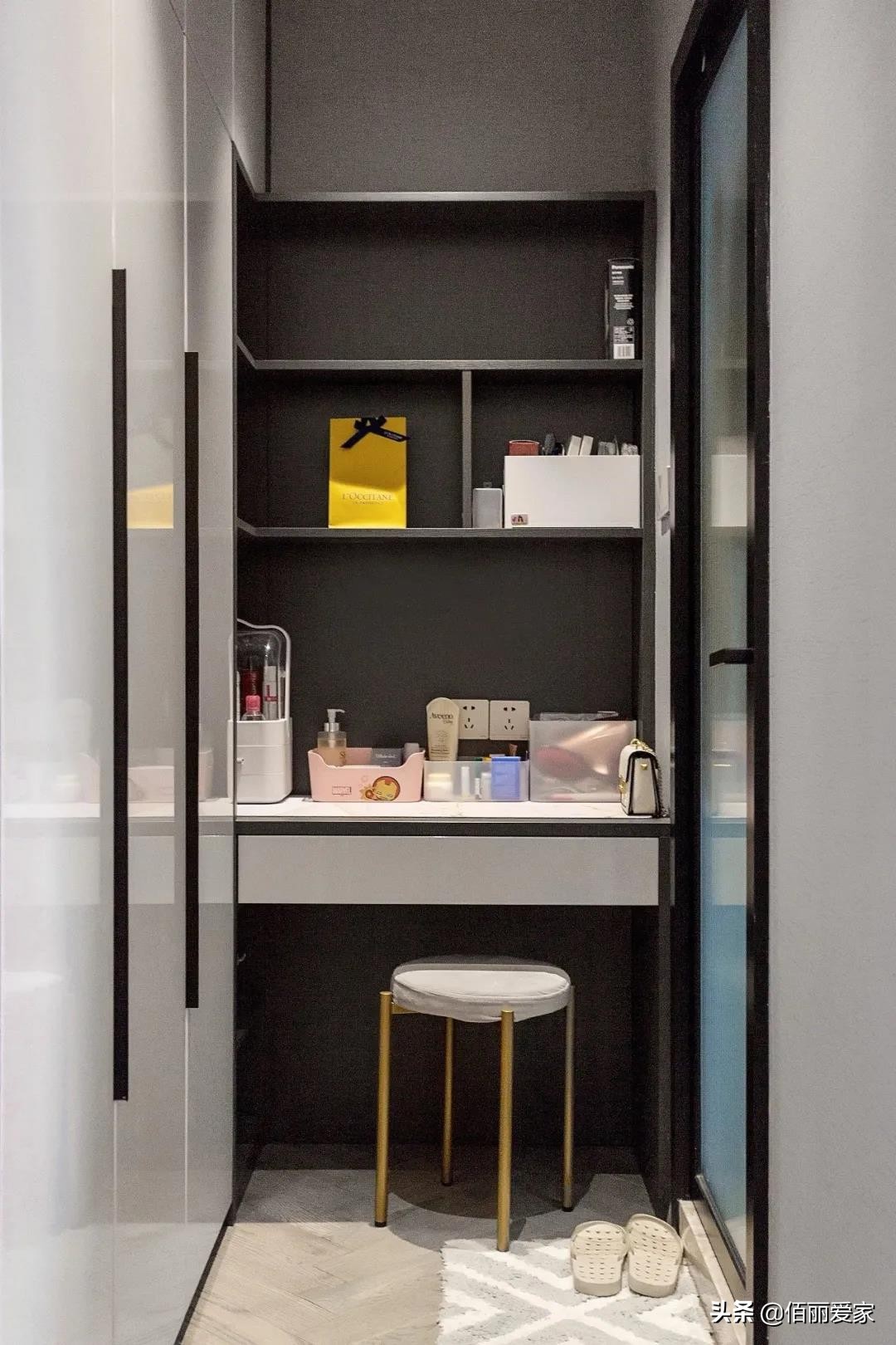 卧室太小买什么梳妆台,卧室比较小梳妆台