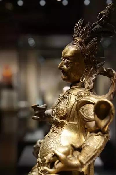 清代铜鎏金佛像的鉴定,清代铜鎏金无量寿佛像