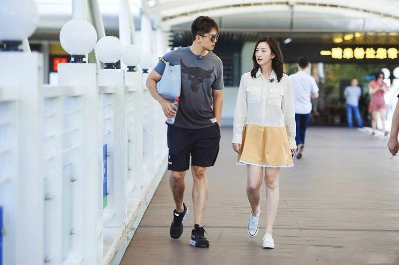 唐一菲早期视频,唐一菲个人收入