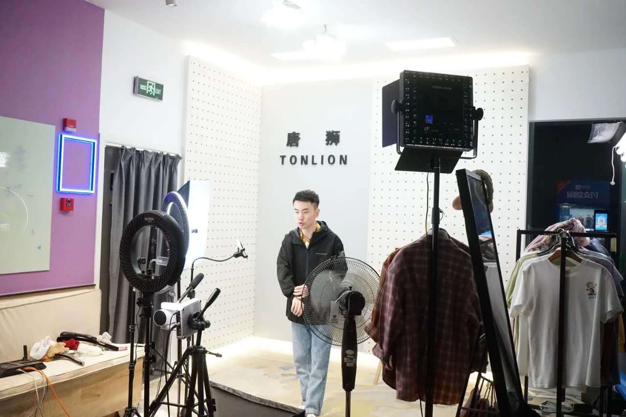 乐言智能客服机器人怎么样啊,乐言智能客服更新不了