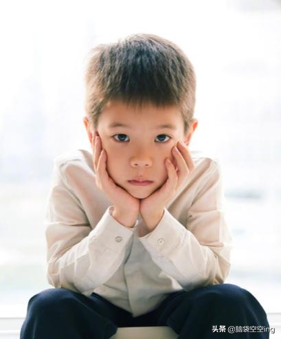 6岁嗯哼模样变帅气暖男气质爆棚,霍思燕嗯哼剃板寸视频