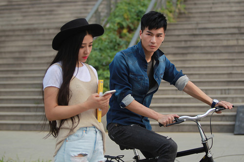 “你这么漂亮又独立,何苦为他这么放低自己?”“谁让他帅呢?”