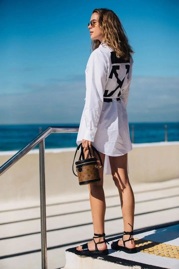 夏季最适合穿的防晒衣,夏天穿防晒衣太热怎么办