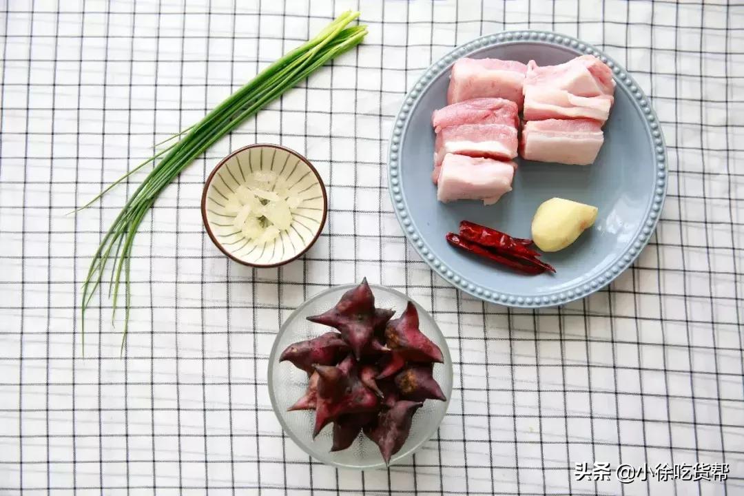 砂锅菱角红烧肉,菱角的功效与作用孕妇