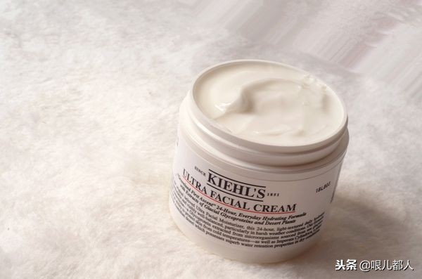 一到冬天干燥起皮是什么肤质,干燥起皮脸上怎么急救