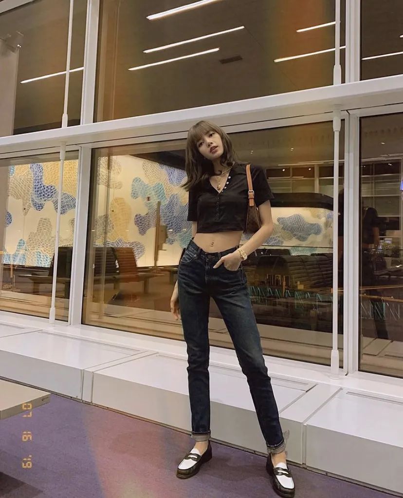 jennie甜酷风穿搭,jennie新造型lisa同款穿搭