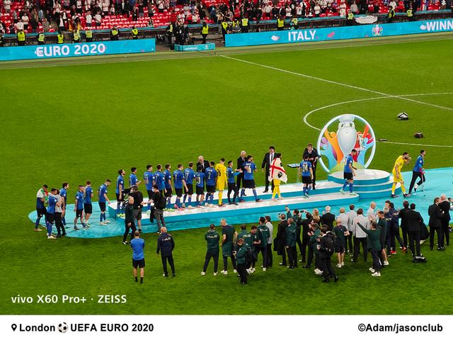 激情绽放，见证欧洲杯决赛时刻！vivo手机记录动人瞬间