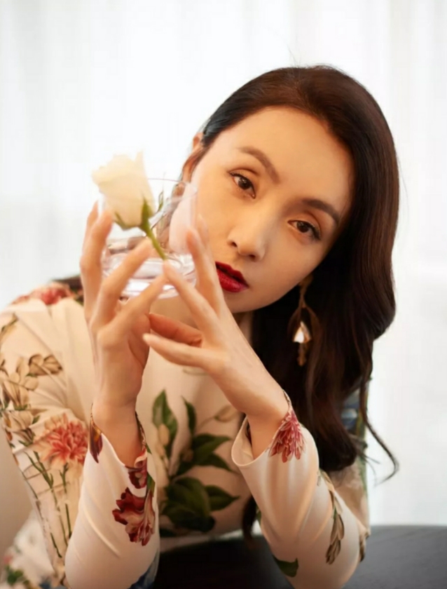 小陶虹素颜面部特写,陶虹双眼皮图片大全