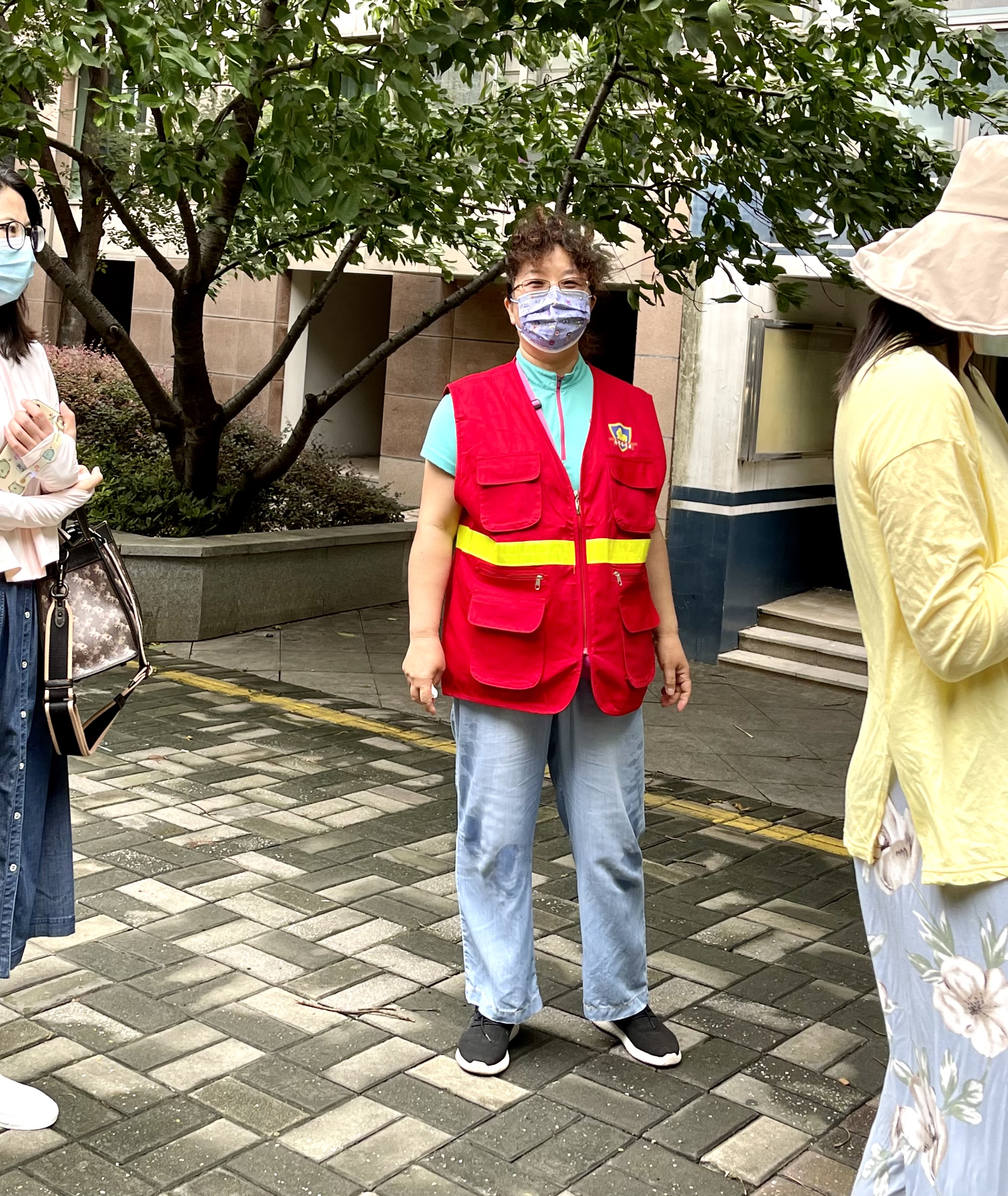 区街新闻|70多幅照片记录世茂滨江社区辖内志愿者,南京感谢你们