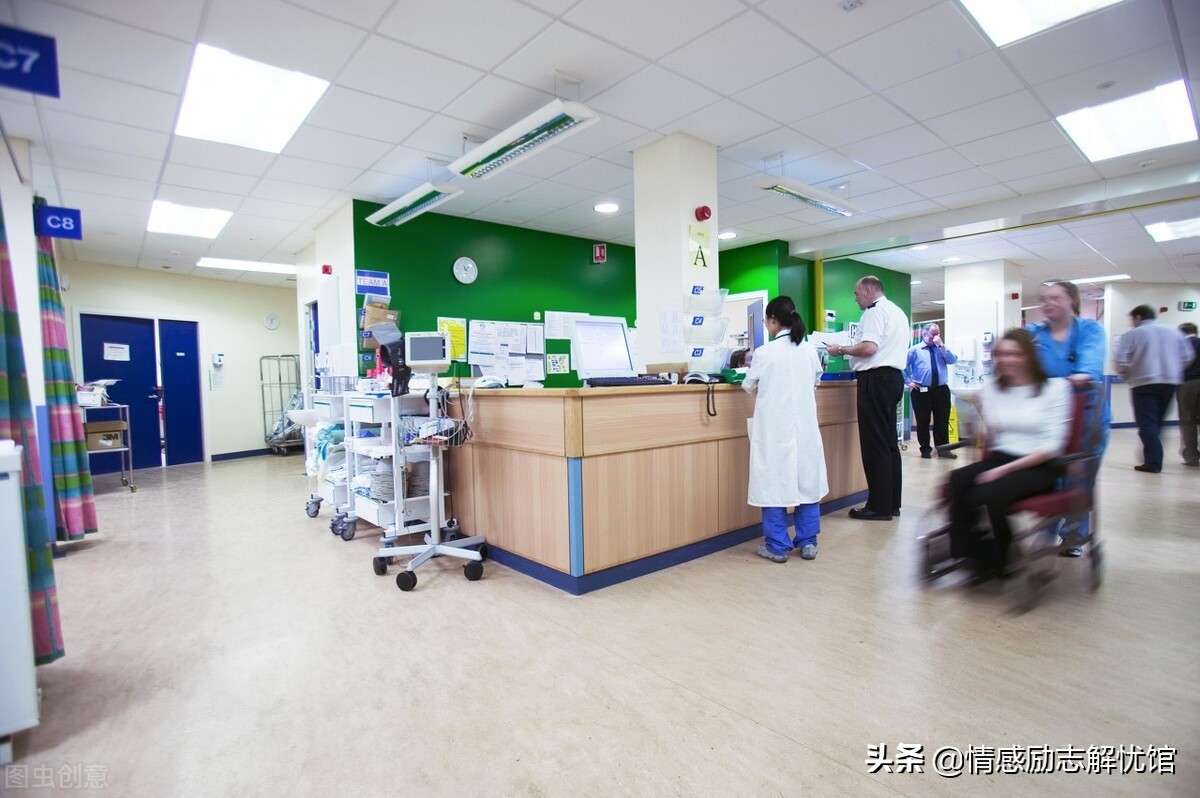 父亲得了癌症，全家都放弃治疗，只有女儿倾尽60万，结局很心痛