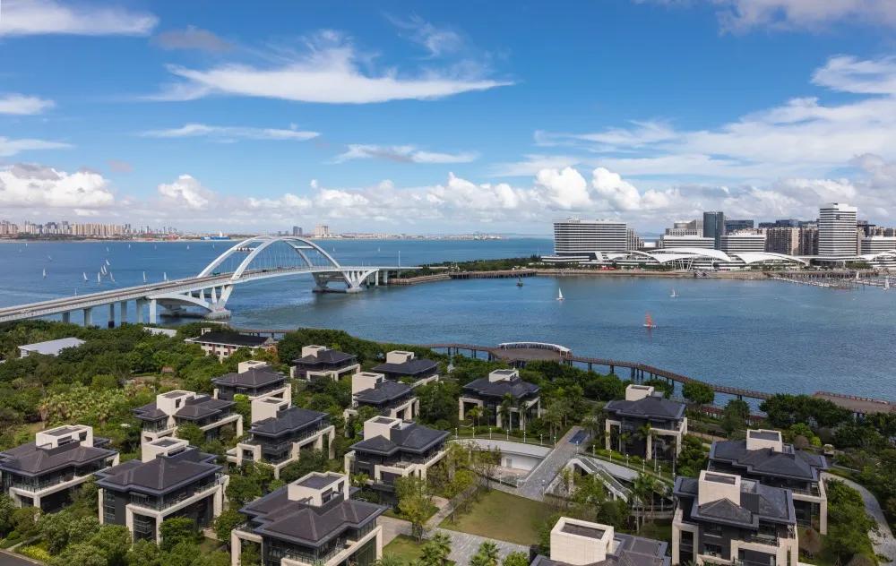 他们把滨海别墅打造成国际文化栖聚街区，升级了厦门的封面
