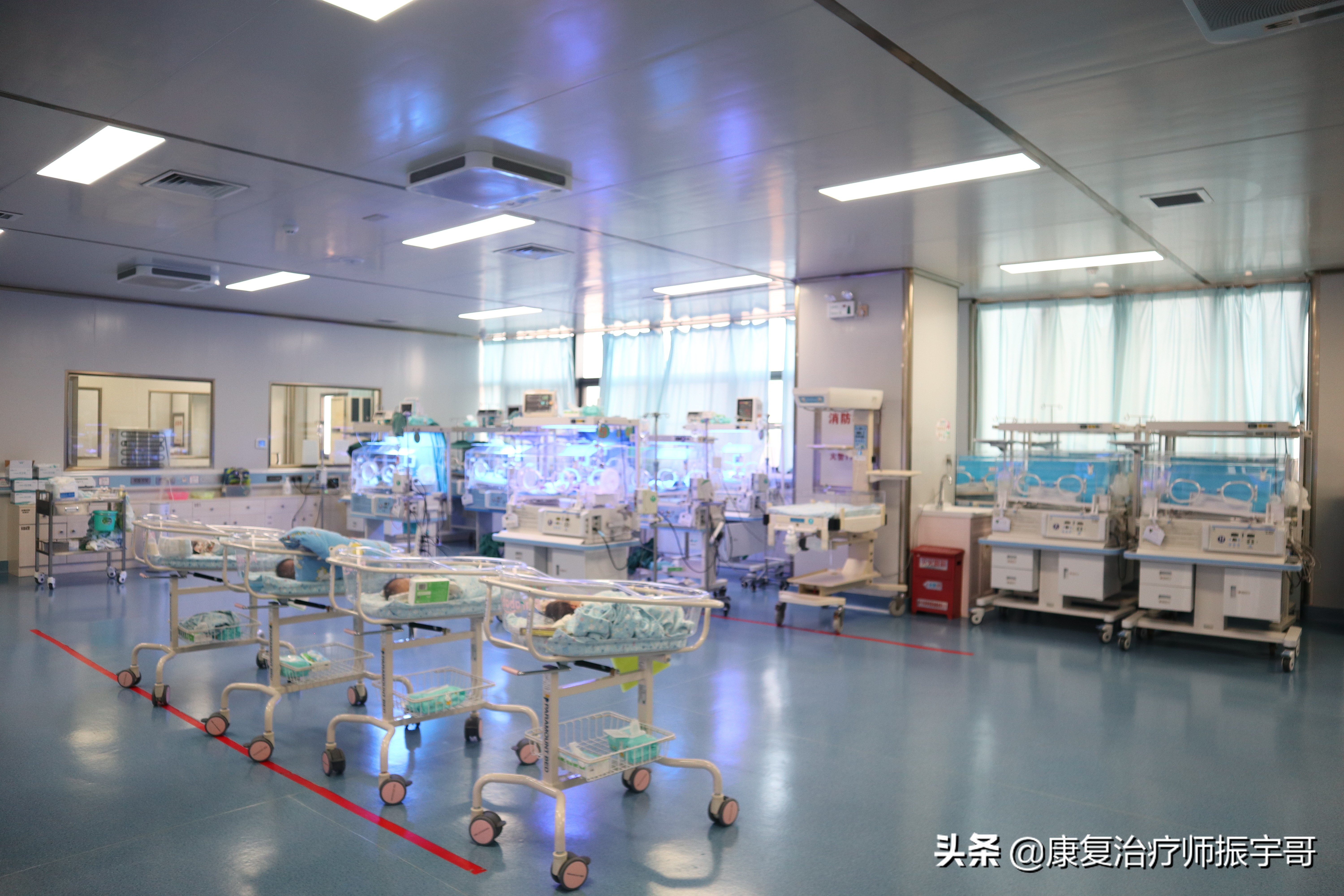 科普脑瘫患儿的家庭康复训练方法,能力很低的脑瘫儿如何做康复